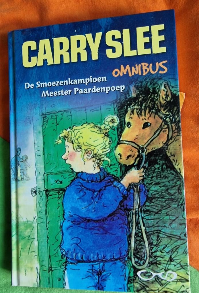 Carry Slee Omnibus De Smoezenkampioen Meester Paardenpoep, Ophalen, Zo goed als nieuw, Fictie algemeen