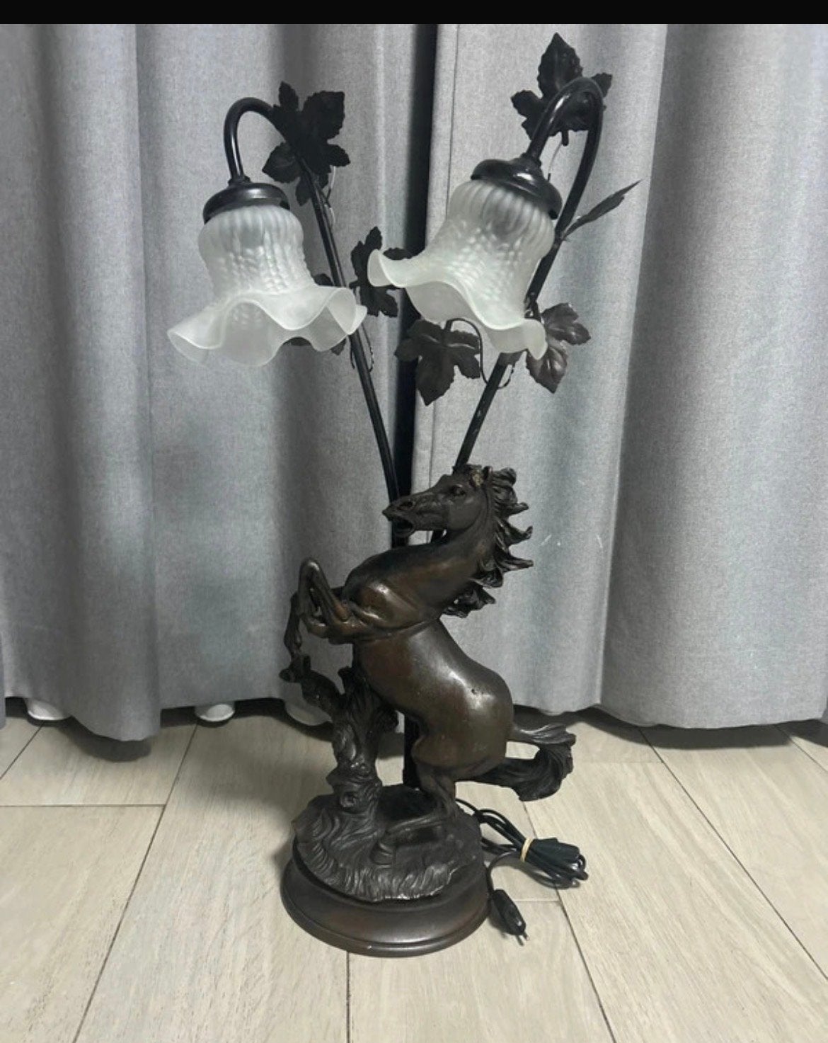 Unieke bronzen paardenlamp met twee lichtpunten, Antiek en Kunst, Ophalen of Verzenden