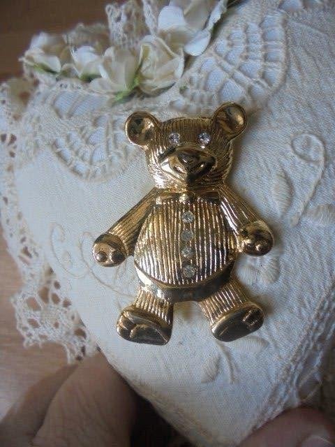 Broche beer strass oogjes, Overige materialen, 4 tot 7 cm, Ophalen of Verzenden, Zo goed als nieuw