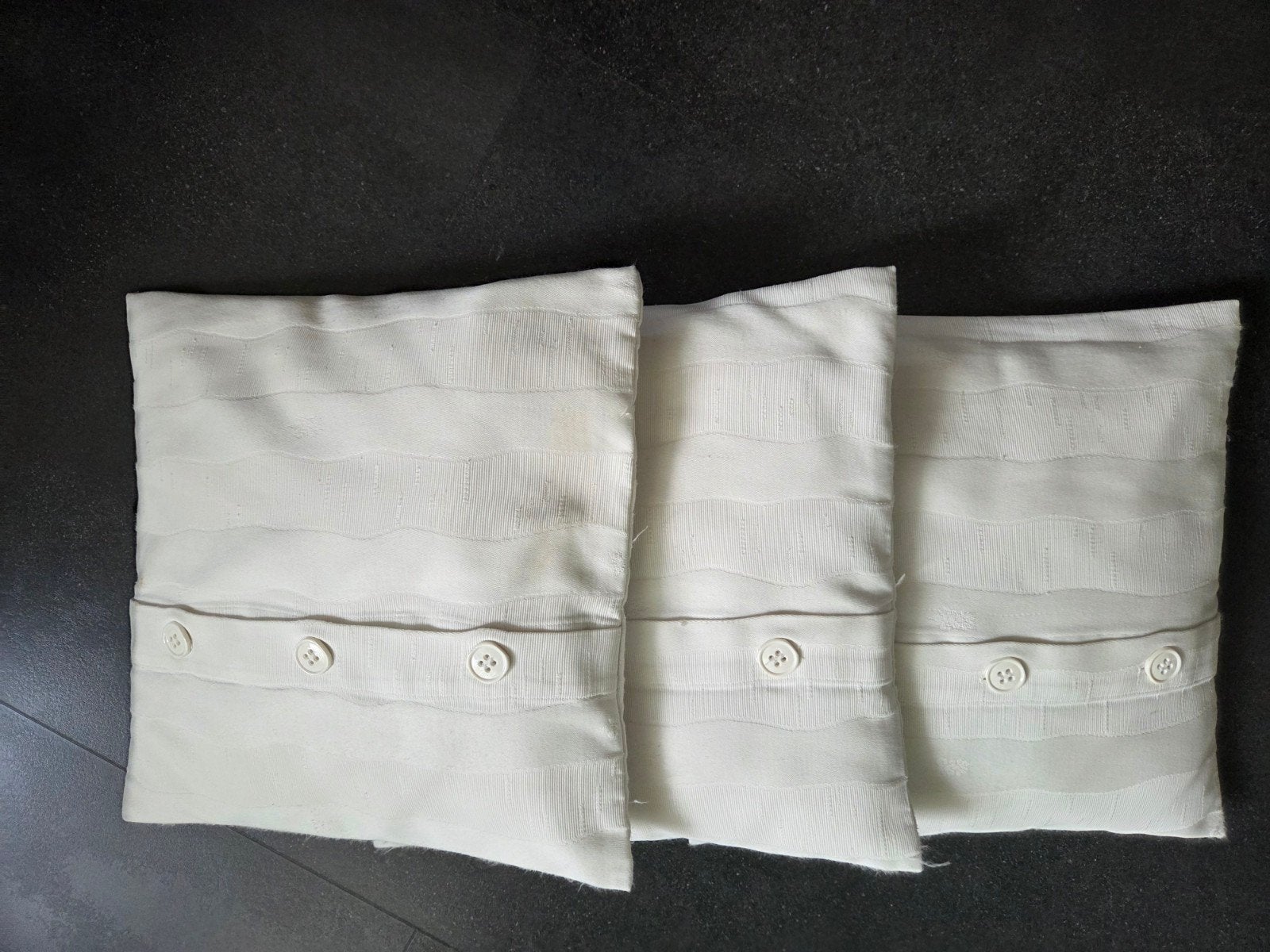 Set van 3 witte sierkussens 30x30 met knoopsluiting, Ophalen of Verzenden, Wit, Vierkant
