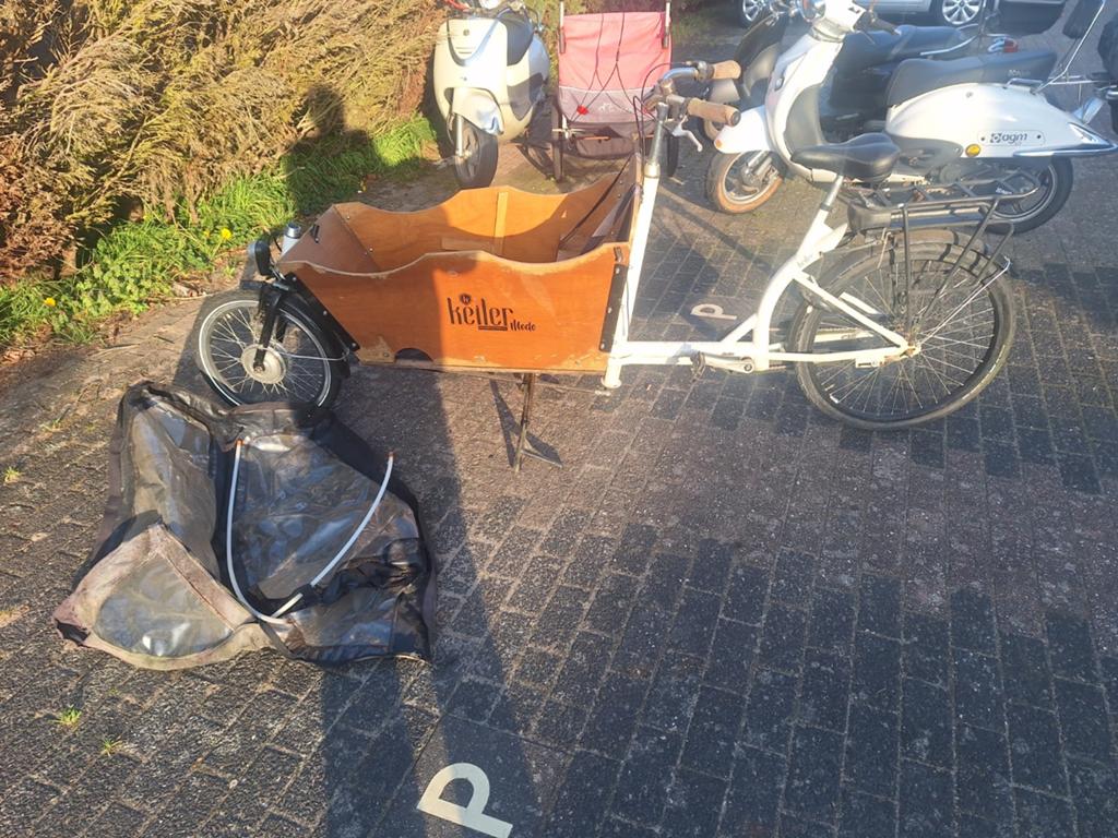 Bakfiets met accu, Fietsen en Brommers, Fietsen | Bakfietsen, Ophalen, Gebruikt, 4 kinderen of meer