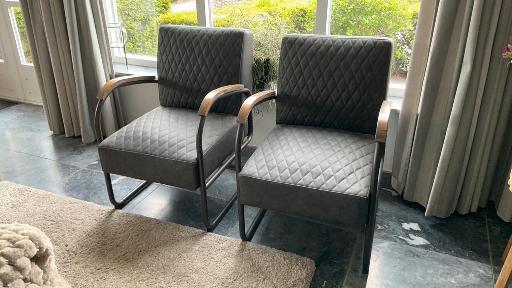 2 lederen vintage stoelen als nieuw, Huis en Inrichting, Gebruikt, Twee, Vintage, Ophalen of Verzenden