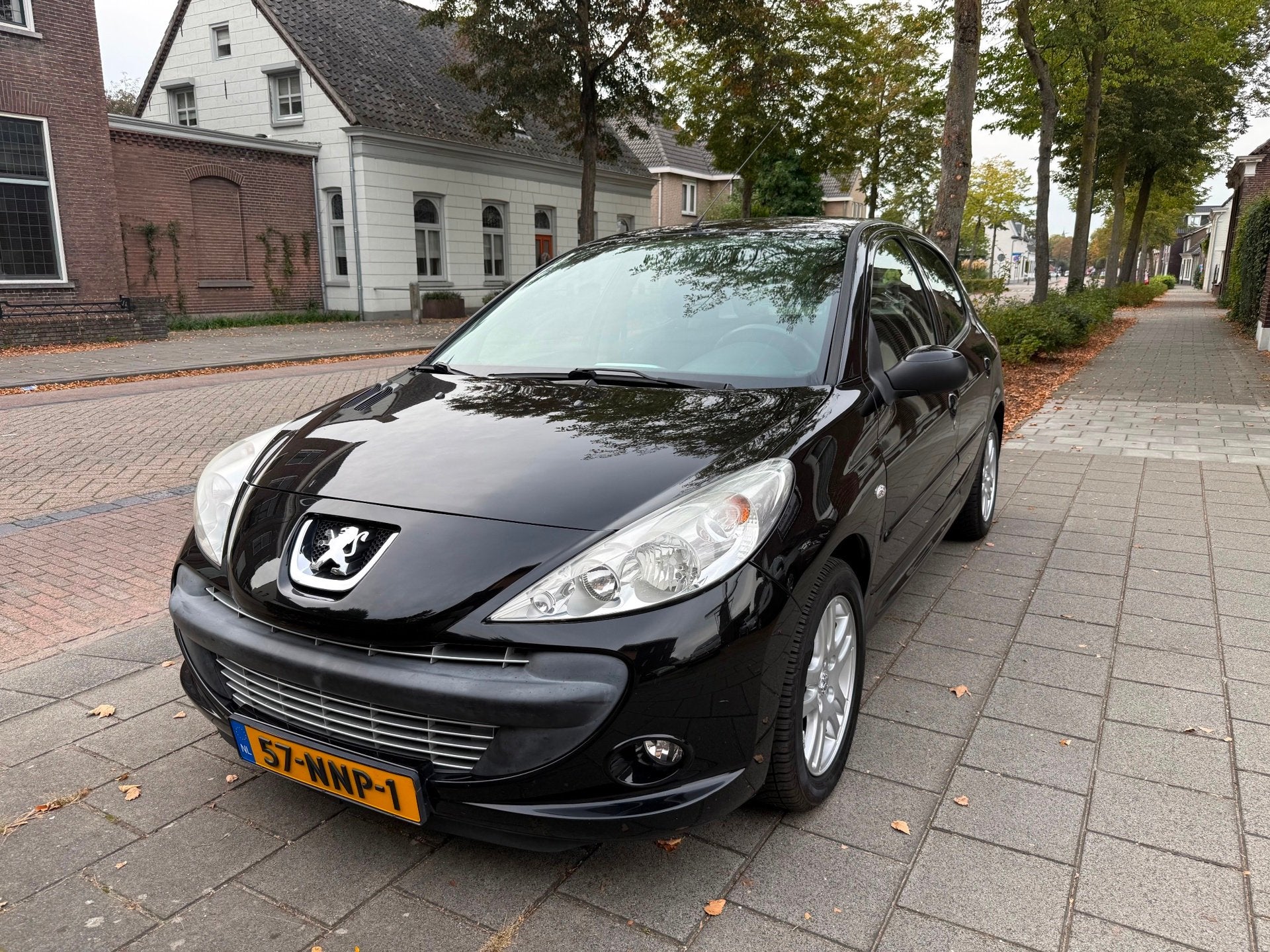 Peugeot 206 + 1.4 XS 5 DEURS AIRCO ZEER MOOI EERSTE EIGENAAR, Auto's, Voorwielaandrijving, 4 cilinders, Zwart, Origineel Nederlands