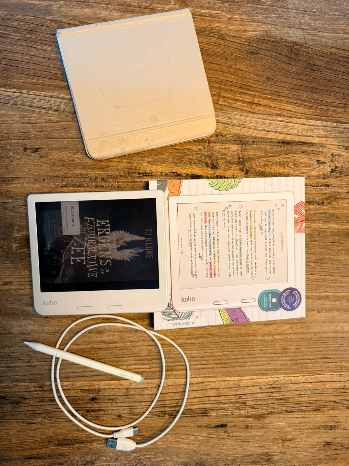 Kobo Libra Colour + Kobo Stylus 2 – Zo goed als nieuw, Computers en Software, E-readers, Ophalen of Verzenden, Zo goed als nieuw