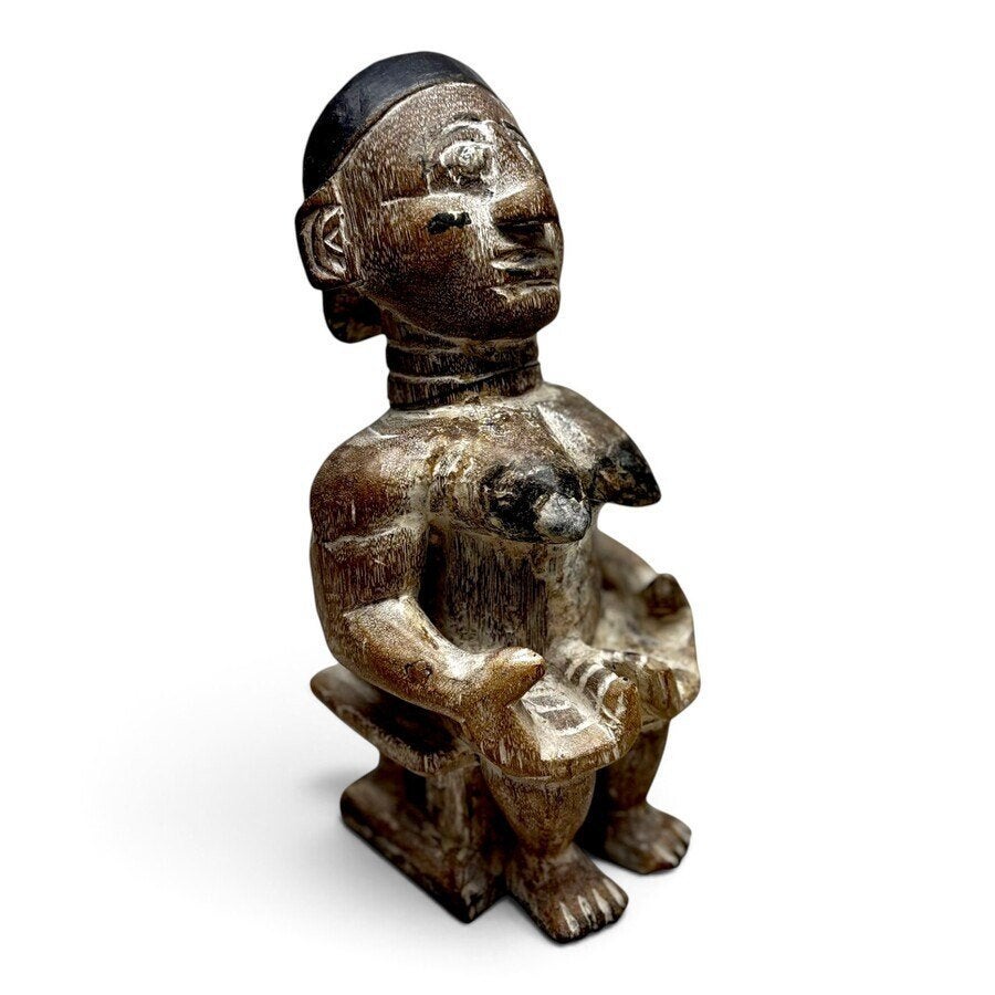 Mogelijk Ewe, Togo - houten sculptuur, zittende vrouw