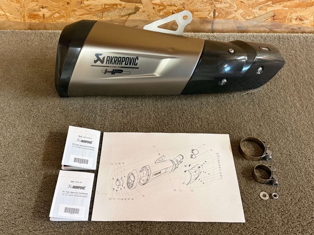 Akrapovic uitlaat demper BMW S1000XR S 1000 XR 2015 2016 K49, Gebruikt, Verzenden, Info@bmw-motorrad-welt.com, Am Juliusturm 32, Berlin, 13599, DE