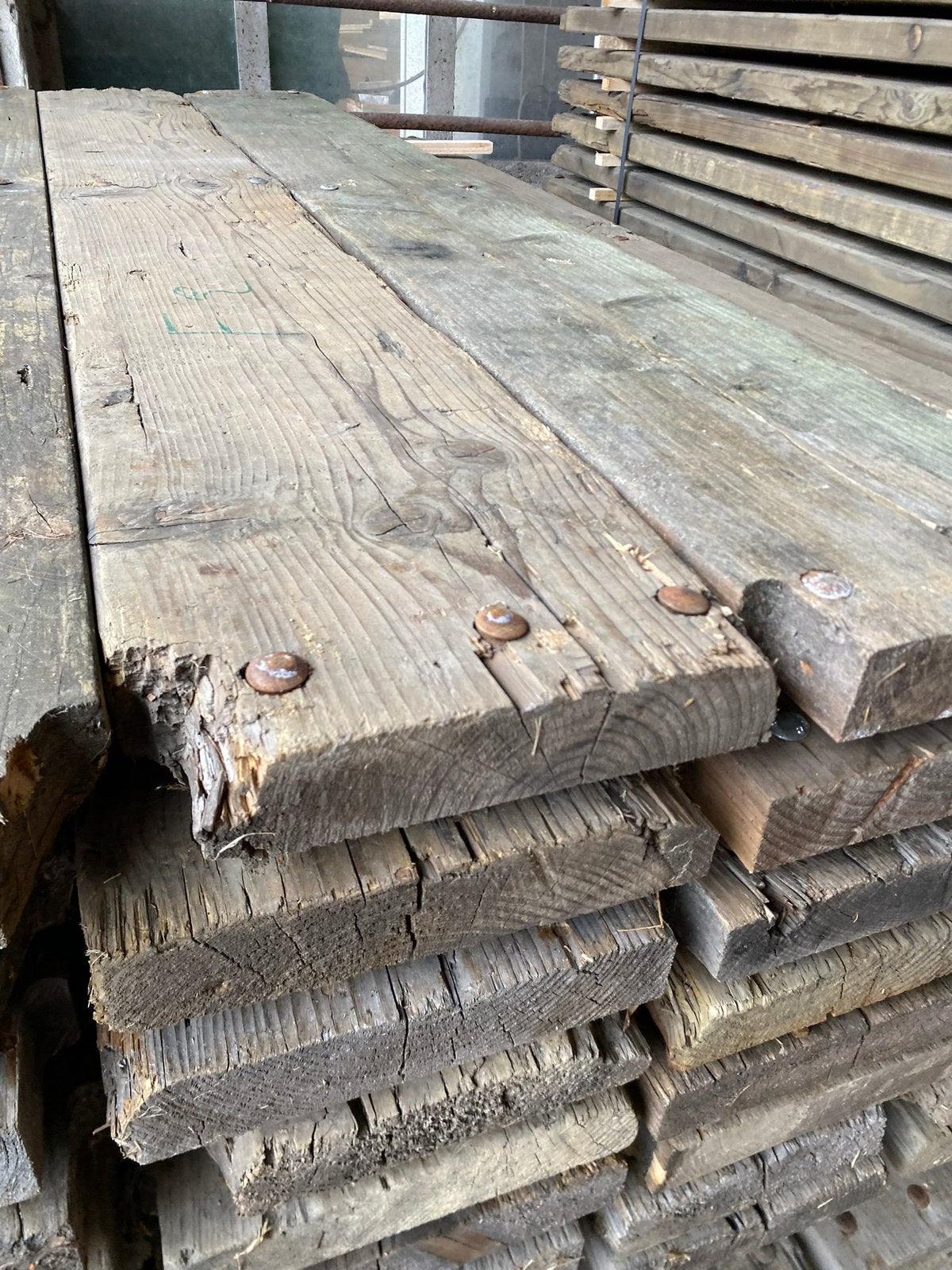 Robuuste oude houten planken, Tuin en Terras, Palen, Balken en Planken, Ophalen, Zo goed als nieuw, 250 cm of meer, Planken