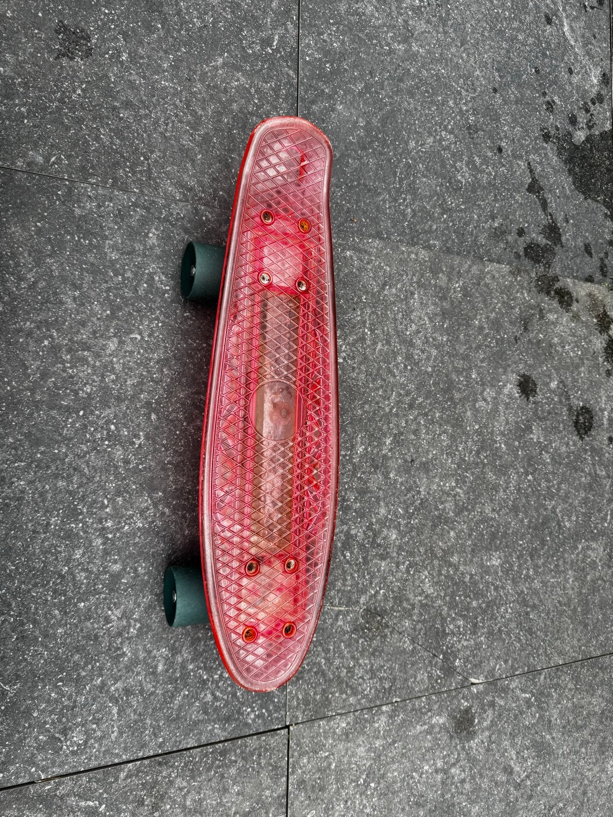 Transparant rood Penny Skateboard met groene wielen, Ophalen, Gebruikt, Skateboard