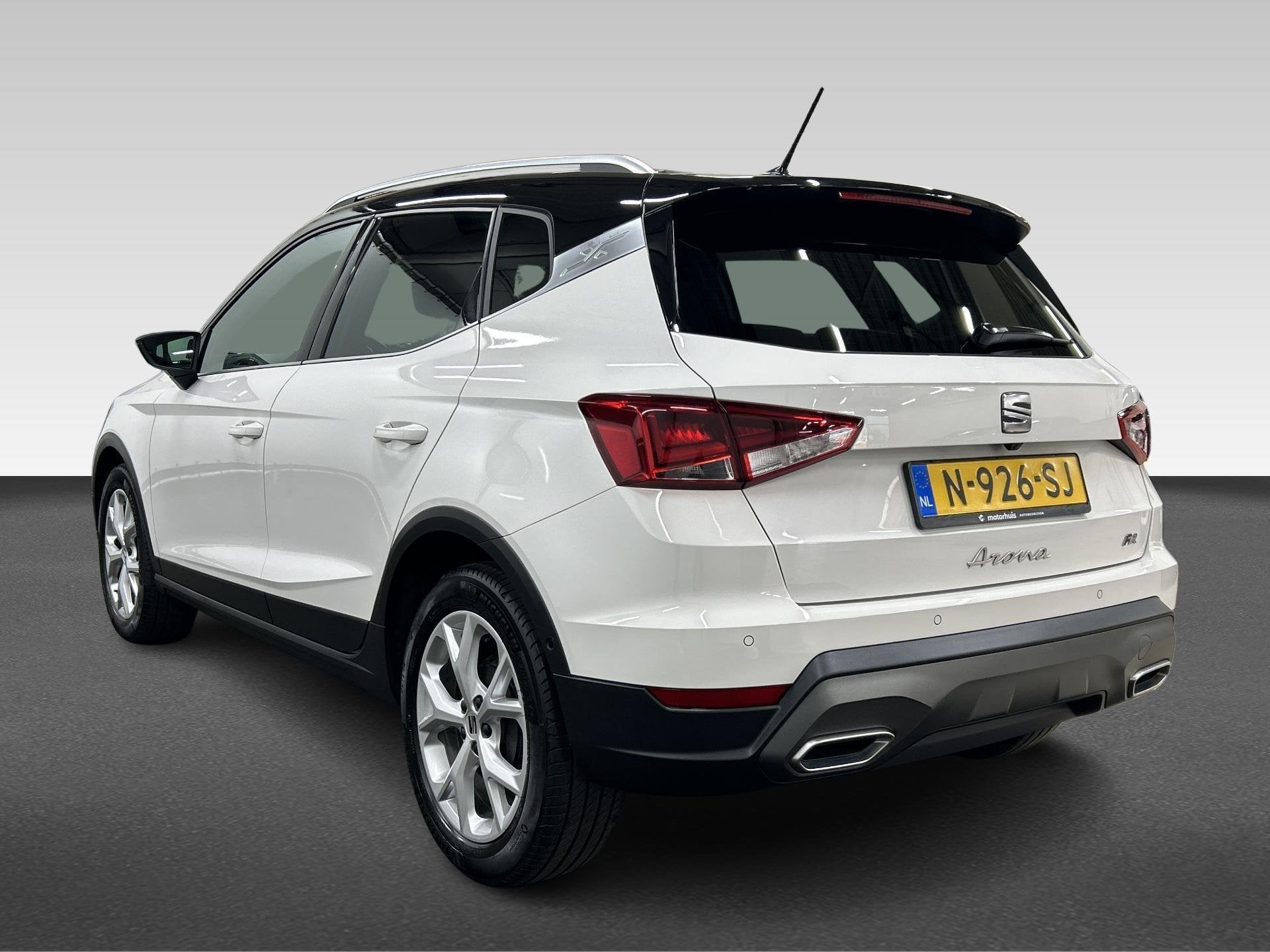 SEAT Arona 1.0 TSI FR Business Intense, Voorwielaandrijving, Gebruikt, 95 pk, Alcantara
