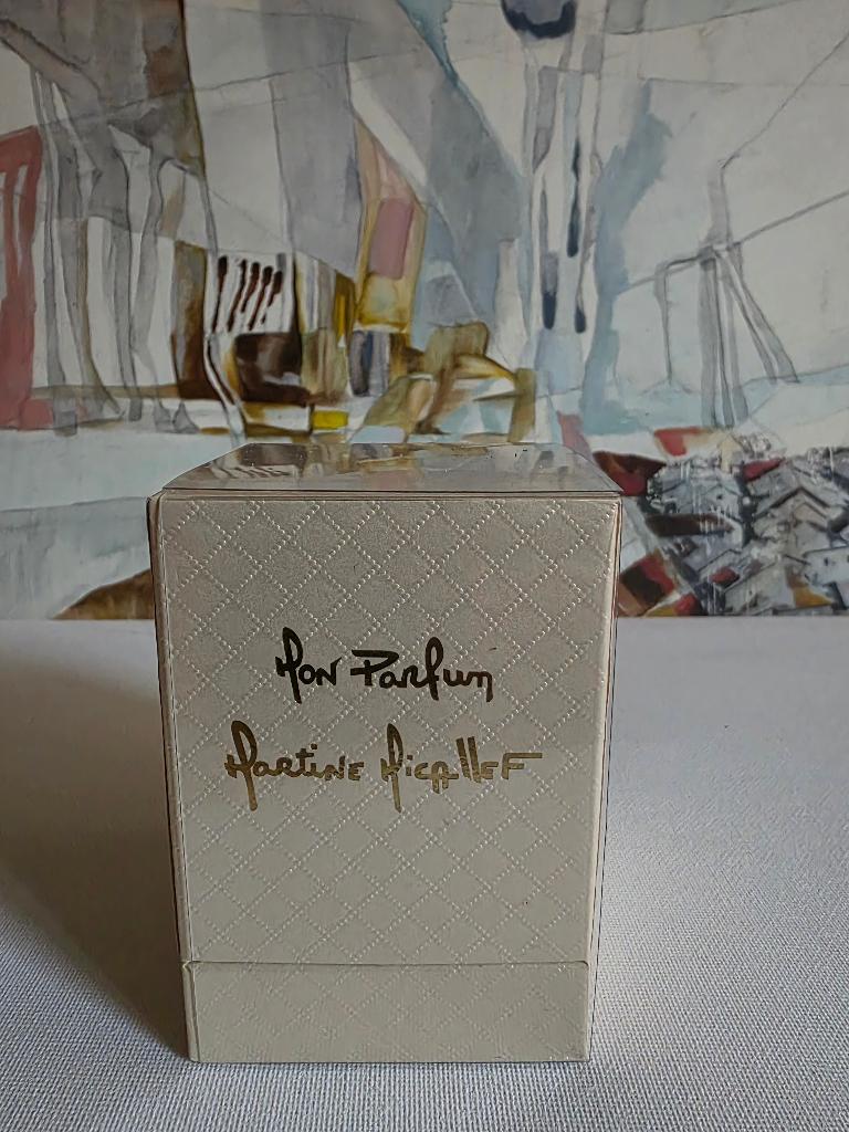 Mon Parfum  M.Micallef, Ophalen of Verzenden, Zo goed als nieuw