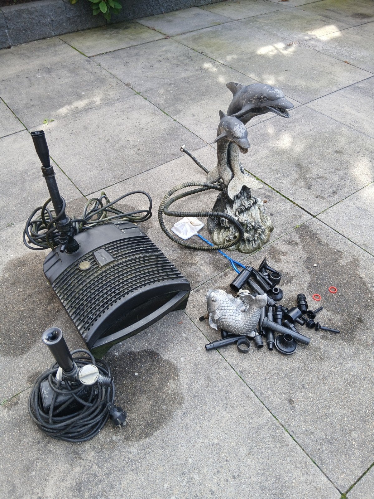 2 vijverpompen met toebehoren en decoratie, Tuin en Terras, Ophalen of Verzenden, Gebruikt, Elektrisch, Dompelpomp
