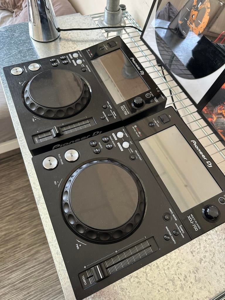 2 x Pioneer XDJ 700 + Dustcovers, Muziek en Instrumenten, Ophalen of Verzenden, Zo goed als nieuw, Pioneer