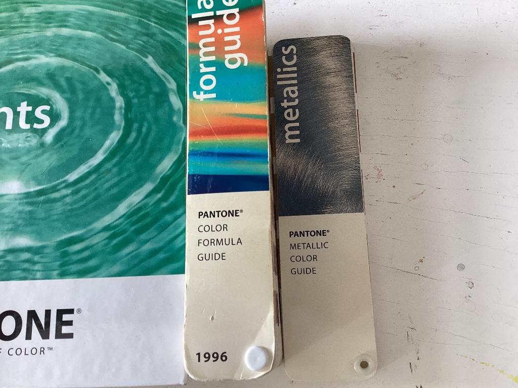 Pantone color tint selector, color guide, metallics waaier, Ophalen of Verzenden, Gelezen, Overige onderwerpen