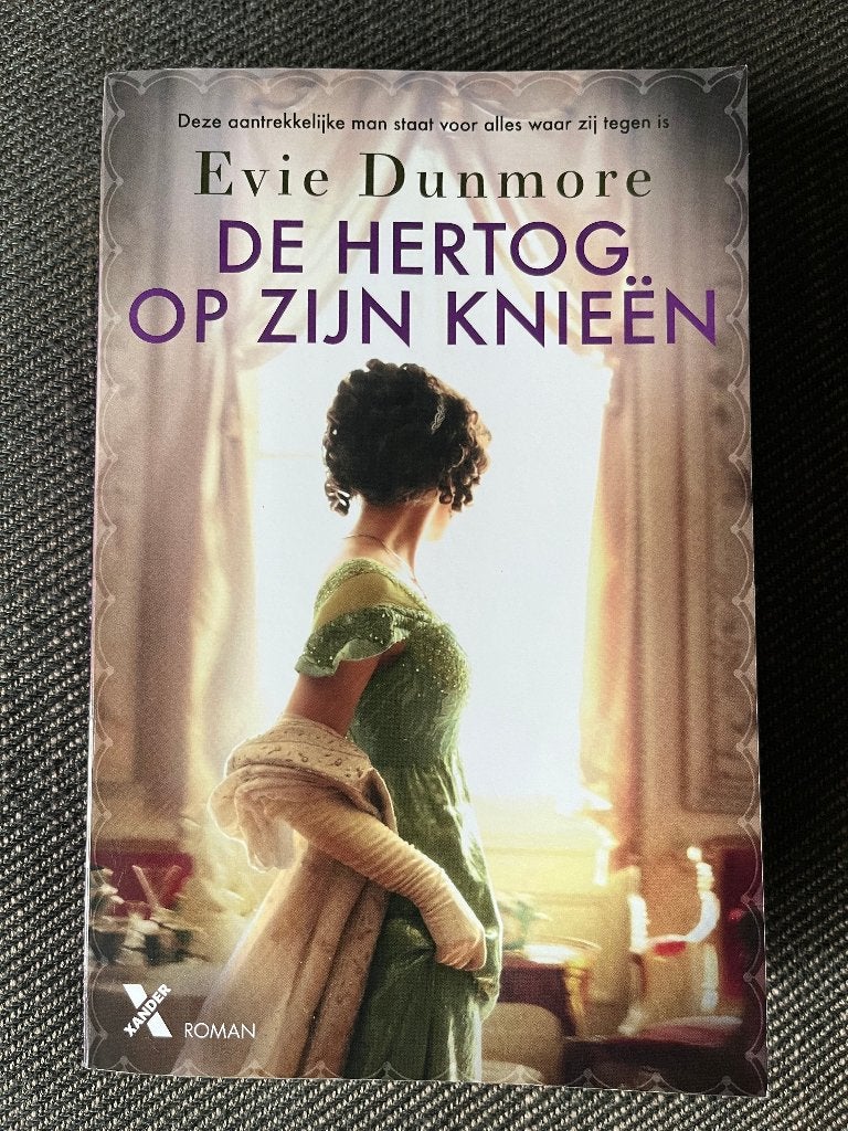 Evie Dunmore - De hertog op zijn knieën. (2021), Boeken, Ophalen of Verzenden, Zo goed als nieuw, Evie Dunmore