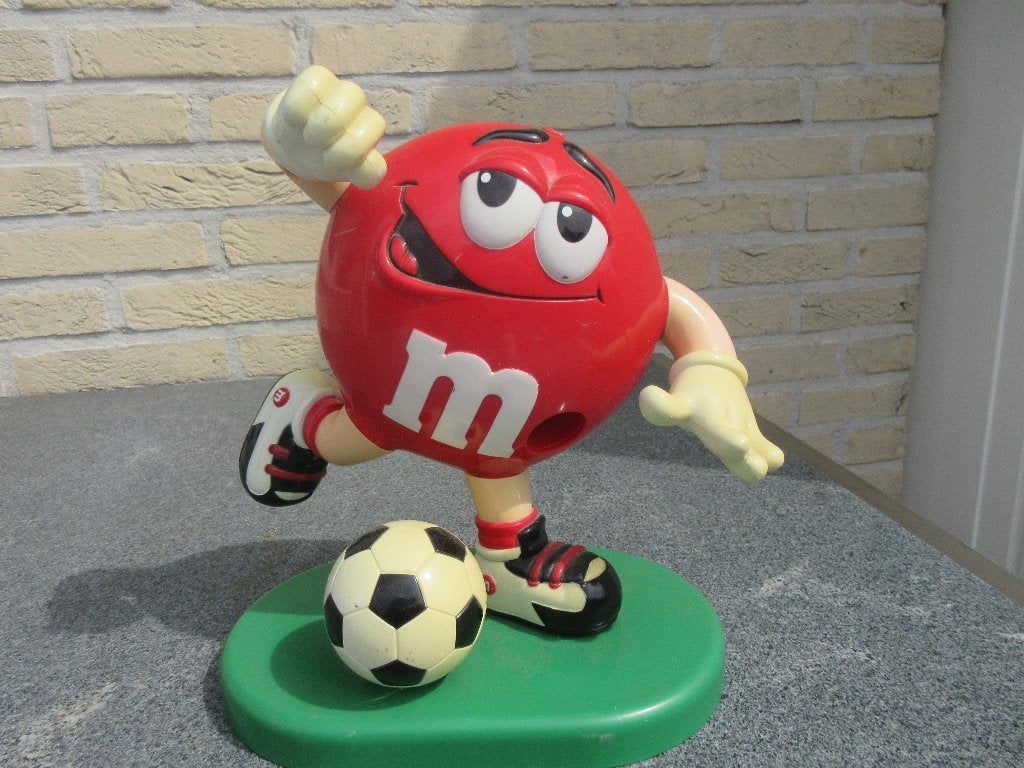 dispenser M&M in rood met voetbal, Ophalen of Verzenden, Gebruikt