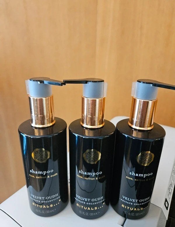 Nieuw Rituals Velvet Oudh shampoo rose saffron oudh, Ophalen of Verzenden, Nieuw, Bad & Douche