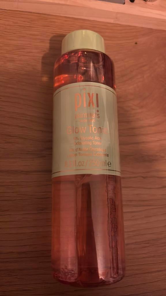 Nieuwe pixi glow tonic 250 ml, Sieraden, Tassen en Uiterlijk, Uiterlijk | Gezichtsverzorging, Ophalen of Verzenden, Nieuw, Gehele gezicht