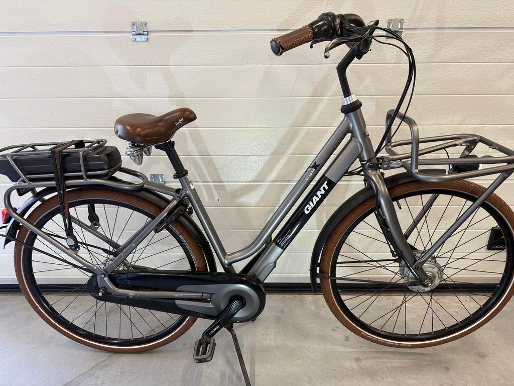 Stevige Giant school of boodschappen e bike vmet goede accu, Fietsen en Brommers, 47 tot 51 cm, Ophalen of Verzenden, Zo goed als nieuw
