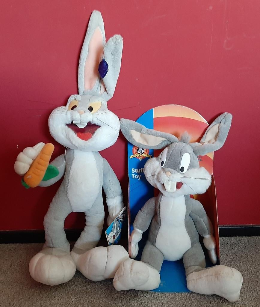 Twee grote Bugs Bunny pluche figuren - nieuw, Verzamelen, Ophalen of Verzenden, Looney Tunes, Nieuw, Beeldje of Figuurtje
