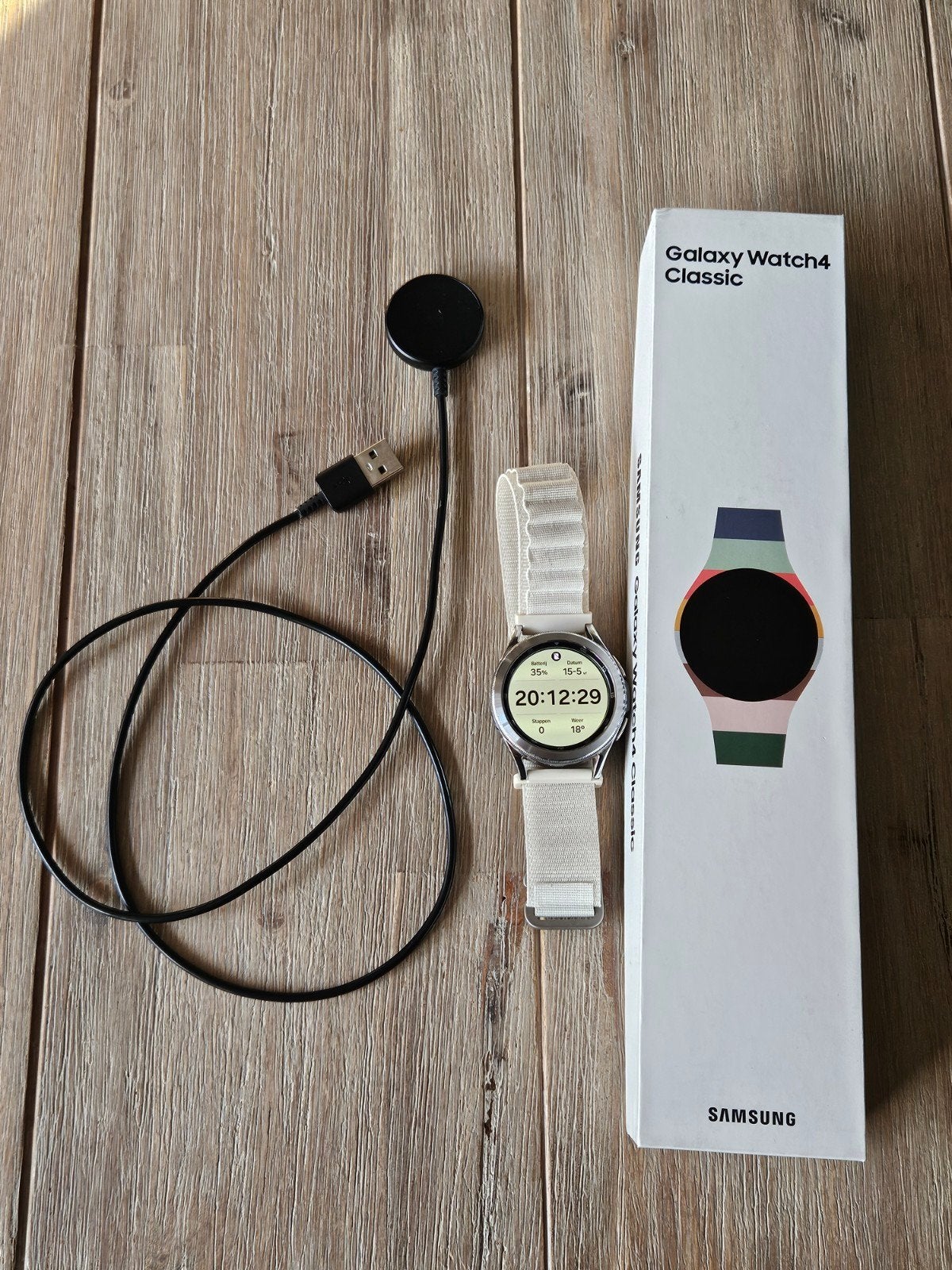 Samsung smart watch 4 classic BT 42 mm met oplader, Gebruikt, Ophalen of Verzenden, SAMSUNG, Android