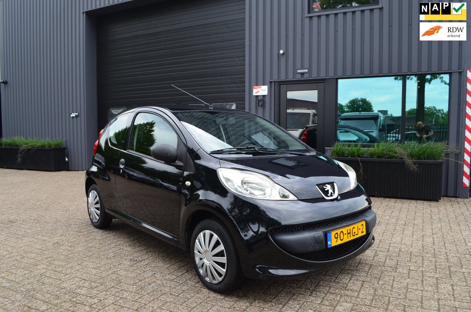 Peugeot 107 1.0-12V XR | Nieuwe APK | Nieuwe banden, Voorwielaandrijving, Airbags, Gebruikt, 4 stoelen
