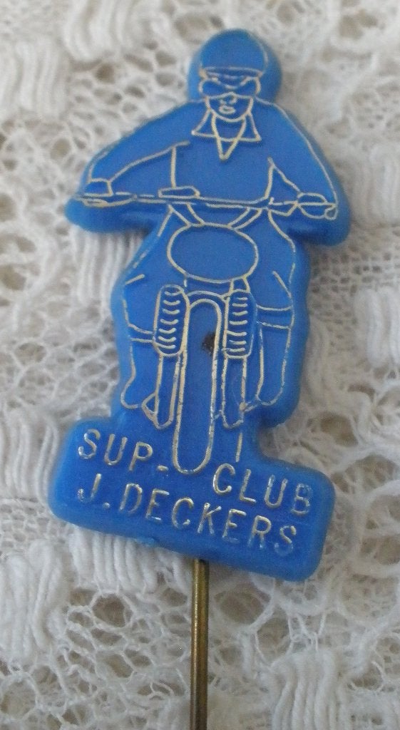 Oud speldje Sup. Club J. Deckers Breda - Motorcross, Ophalen of Verzenden, Gebruikt, Sport, Speldje of Pin