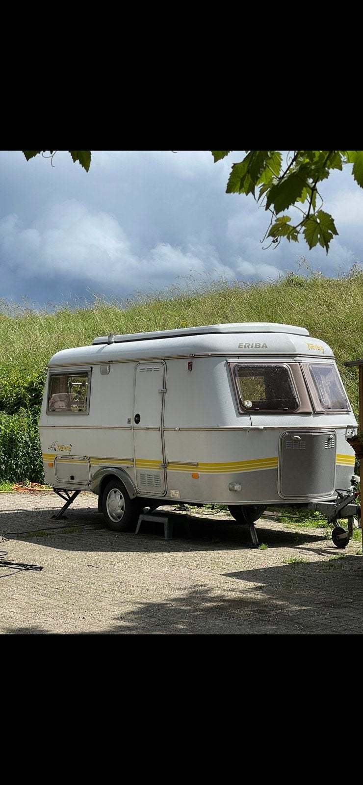 Eriba touring Triton BS/ 410 GT bouwjaar 2002, Standaardzit, Tot en met 2, Hefdak, Particulier