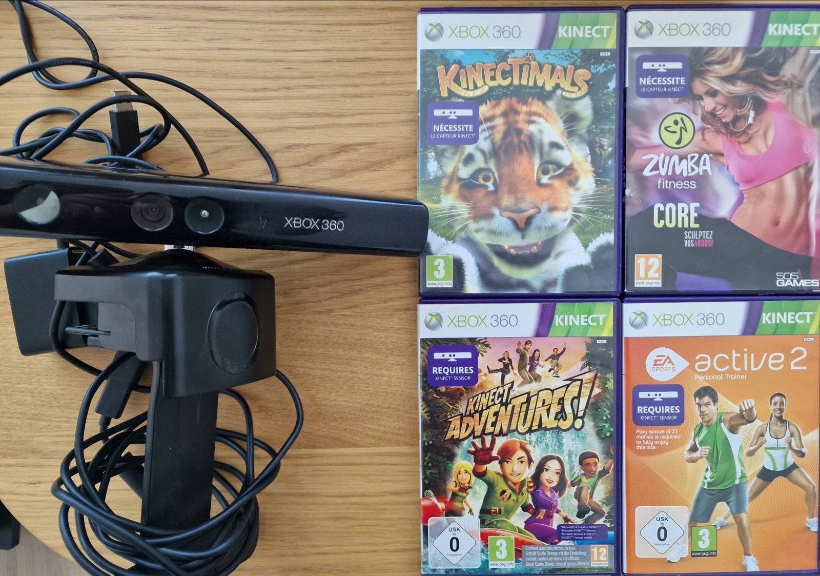 Xbox 360 Kinect sensor with games for sale., Spelcomputers en Games, Games | Xbox 360, Zo goed als nieuw, Overige genres, 3 spelers of meer