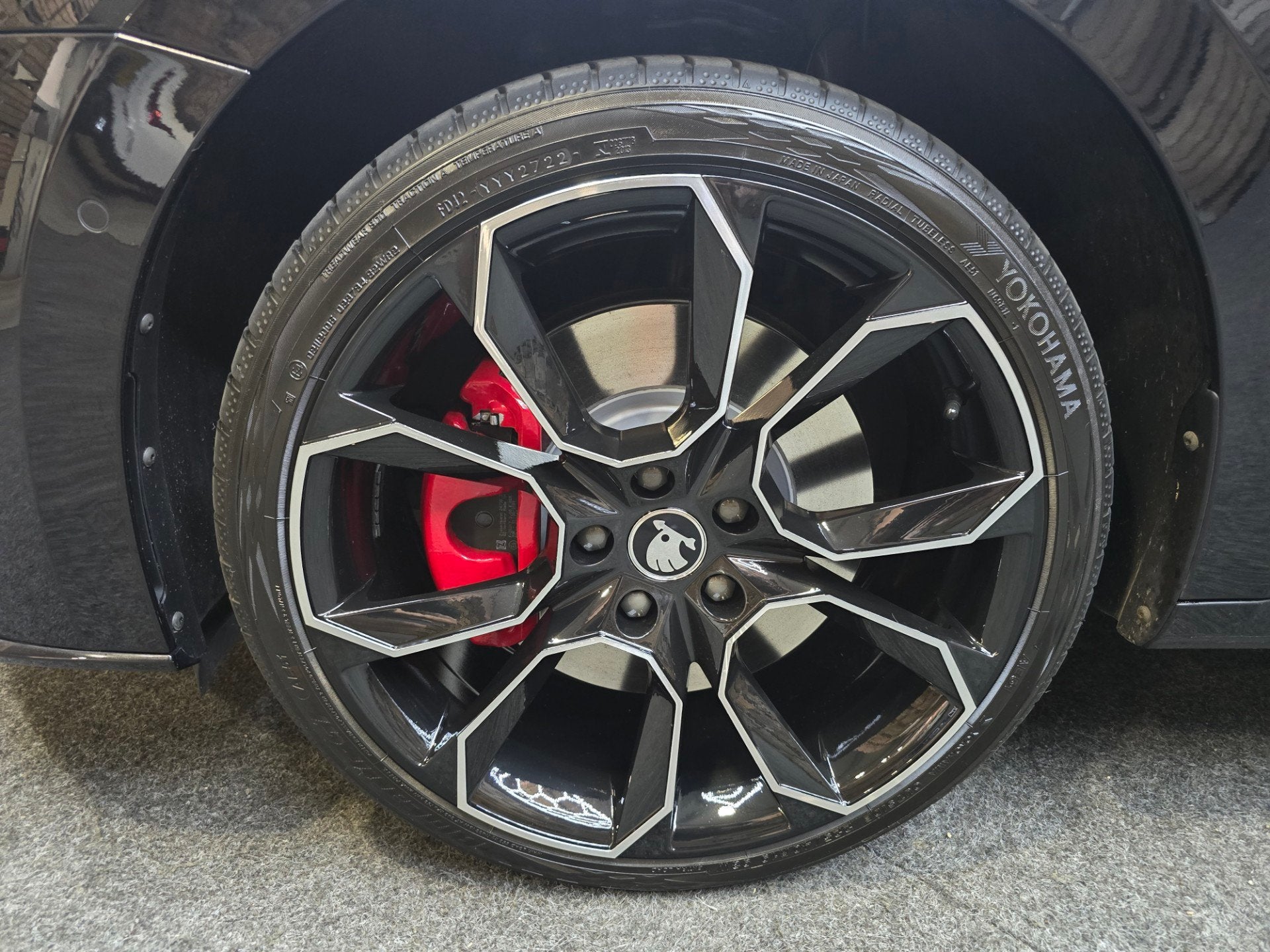 Skoda Octavia Combi RS 1.4 TSI iV PHEV RS + HuD Pano Camera, Auto's, Dealer onderhouden, Gebruikt, 4 cilinders, Zwart