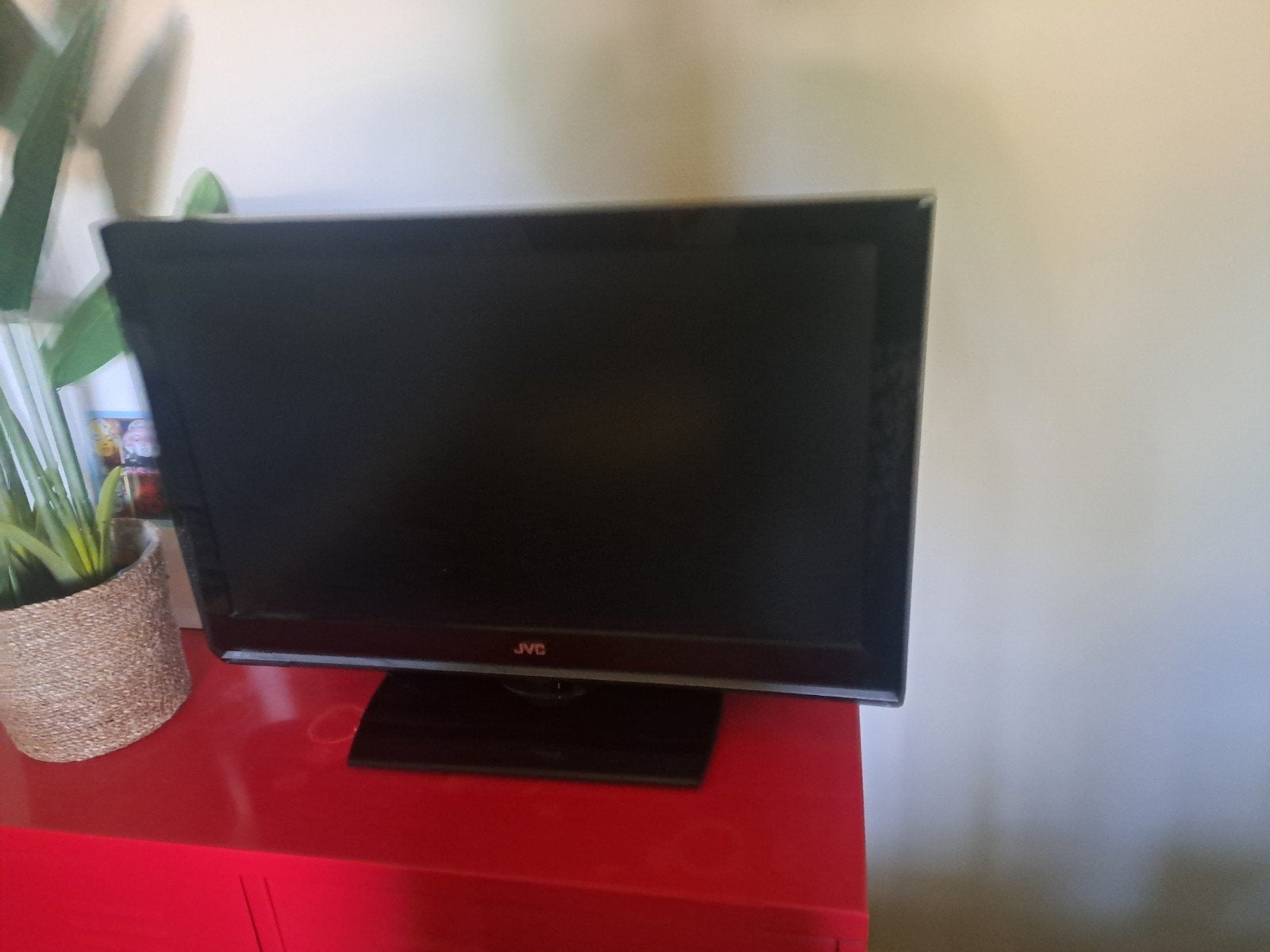 JVC flat tv met draaibare voet en afstandsbediening, Gebruikt, 50 Hz, LCD, 80 tot 100 cm