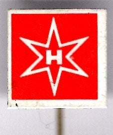 Henschel rood op blik tractor speldje ( F_181), Verzamelen, Speldjes, Pins en Buttons, Verzenden, Zo goed als nieuw, Transport