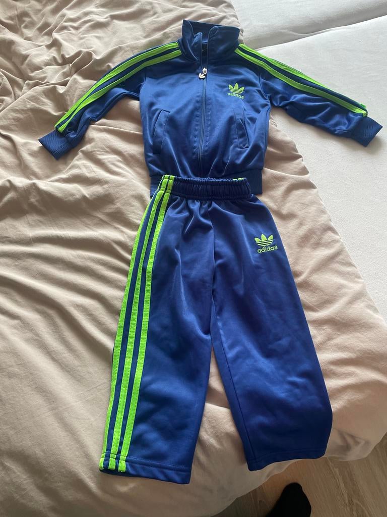 Adidas trainingspak blauw/groen voor kinderen maat 86/92, Ophalen of Verzenden, Zo goed als nieuw, Jongen of Meisje
