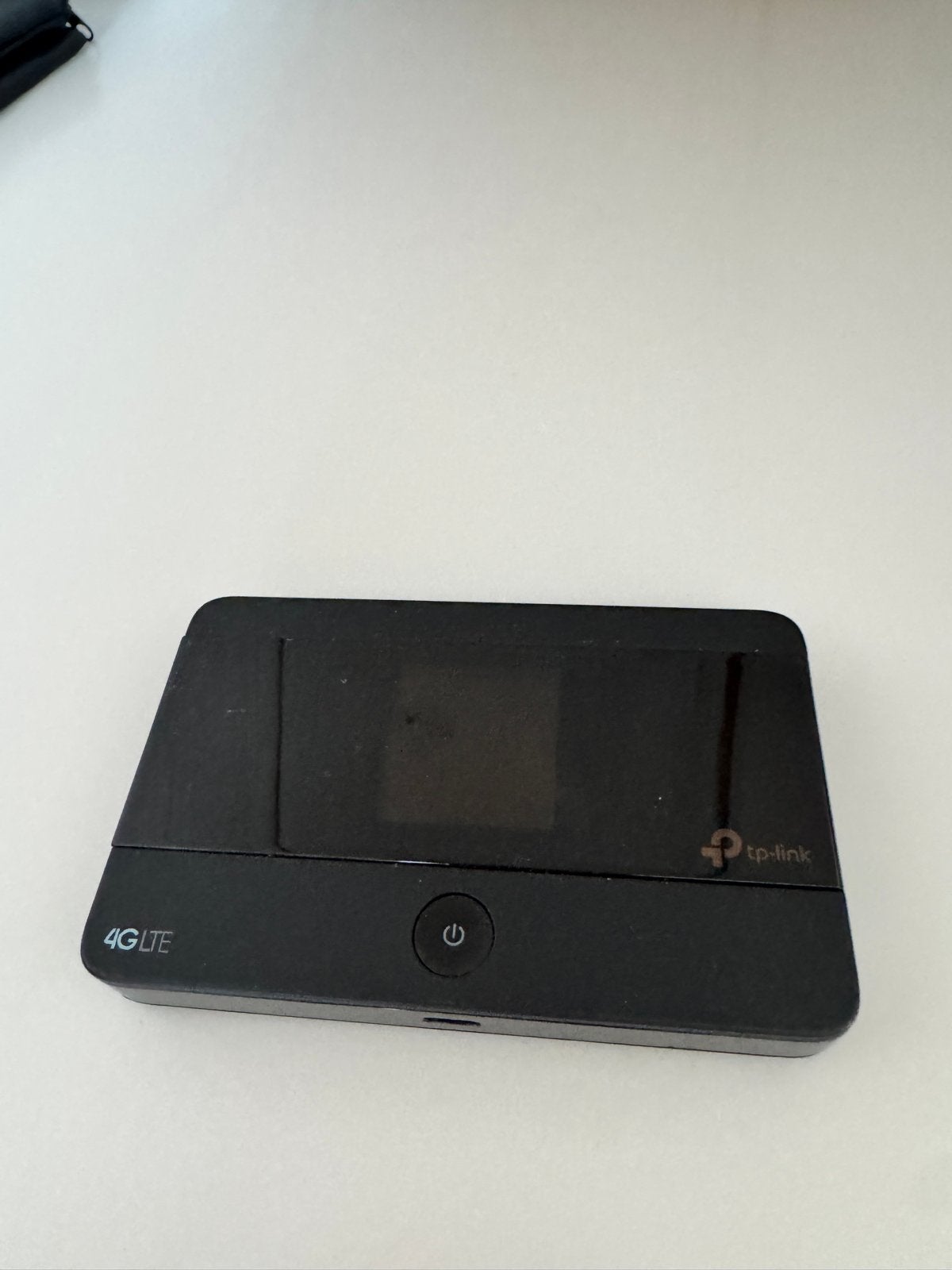 TP-Link Mifi Router 4G LTE - Draagbaar en Snel, Ophalen of Verzenden, Zo goed als nieuw, Router met modem