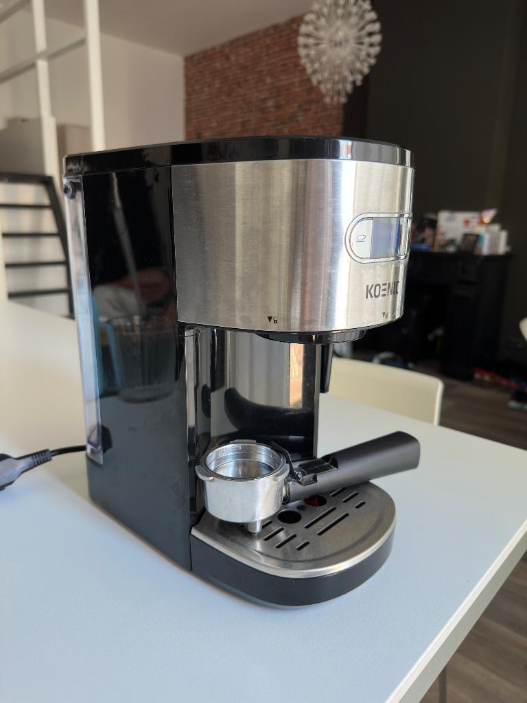 Koenic KEM 2320 Pistonmachine - Nette staat, Gebruikt, Koffiemachine, Gemalen koffie, Ophalen