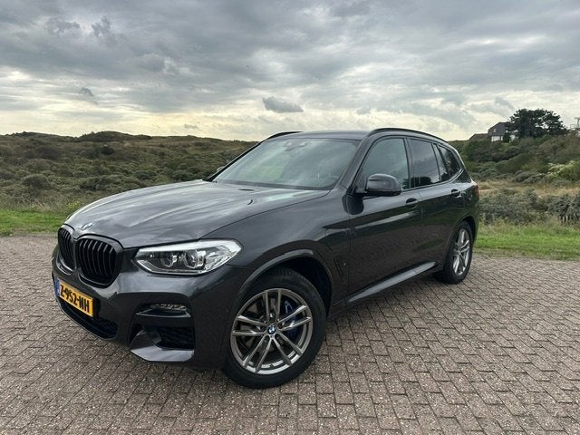 BMW X3 Xdrive30e | m-pakket | elek stoel | 360gr camera, Auto's, Automaat, Zwart, 4 cilinders, 2000 kg
