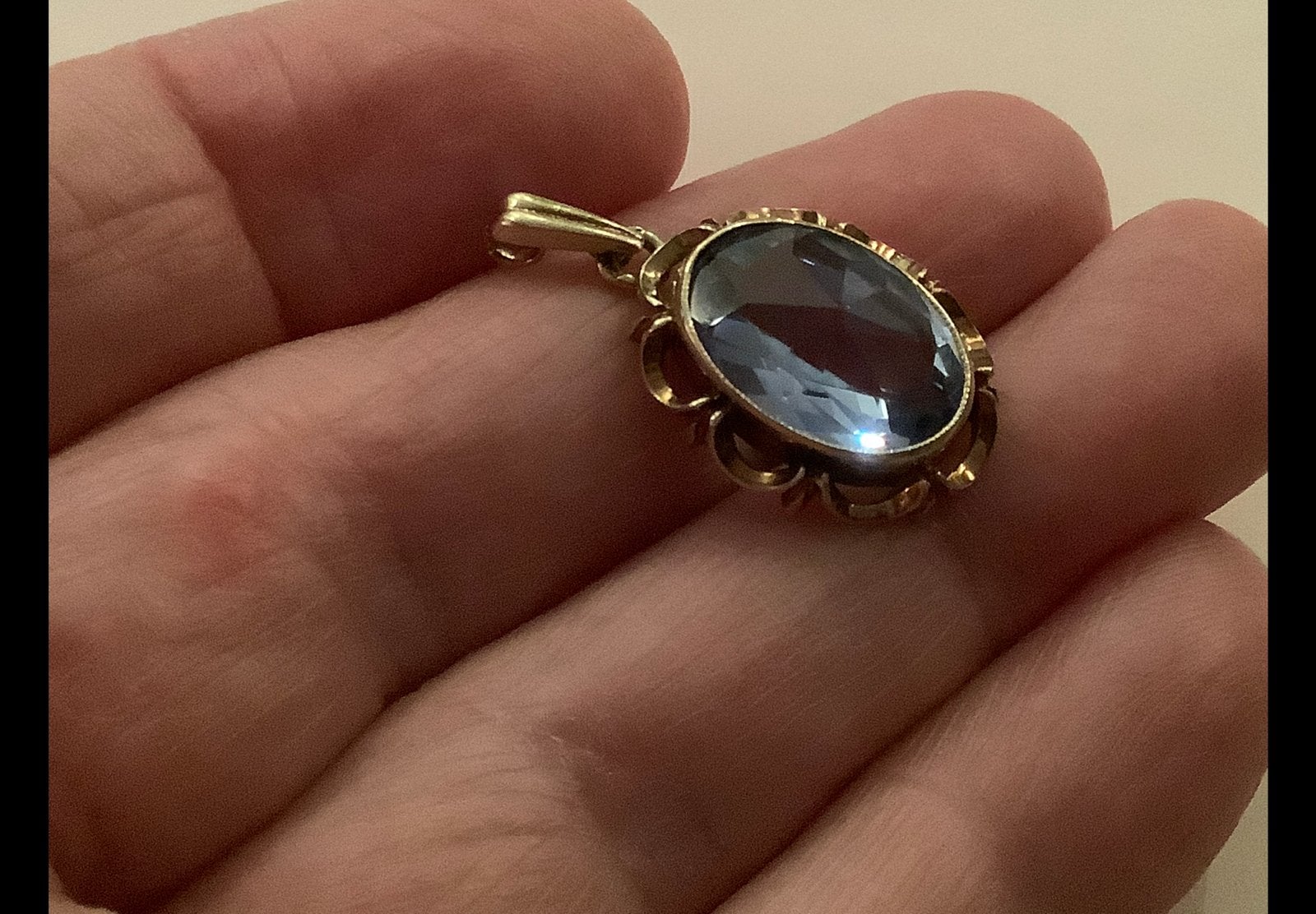 Antieke Gouden Kettinghanger edelsteen Aquamarijn 14 k 585, Overige voorstellingen, Verzenden, Zo goed als nieuw, Met edelsteen