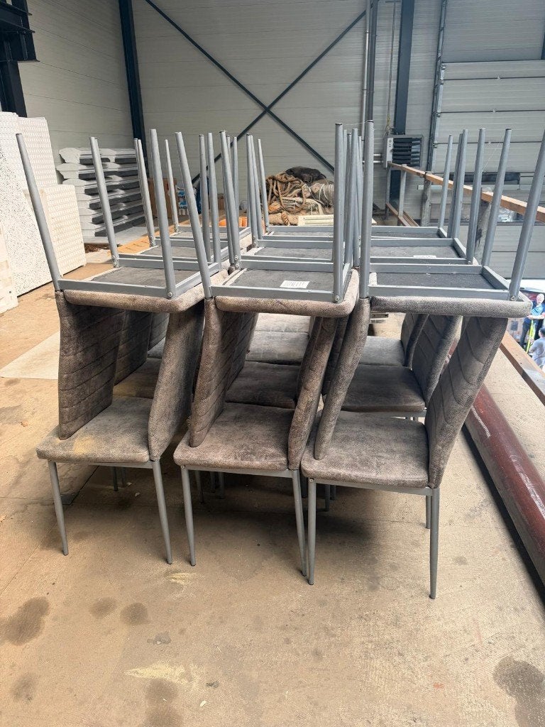 22 eetkamerstoelen / kantinestoelen taupe-grijs, Ophalen, Gebruikt, Vijf, Zes of meer stoelen, Stof
