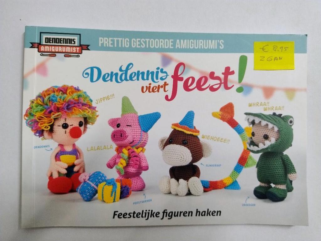 Haakboek 2 DenDennis viert feest, Ophalen of Verzenden, Zo goed als nieuw, Haken, Patroon of Boek