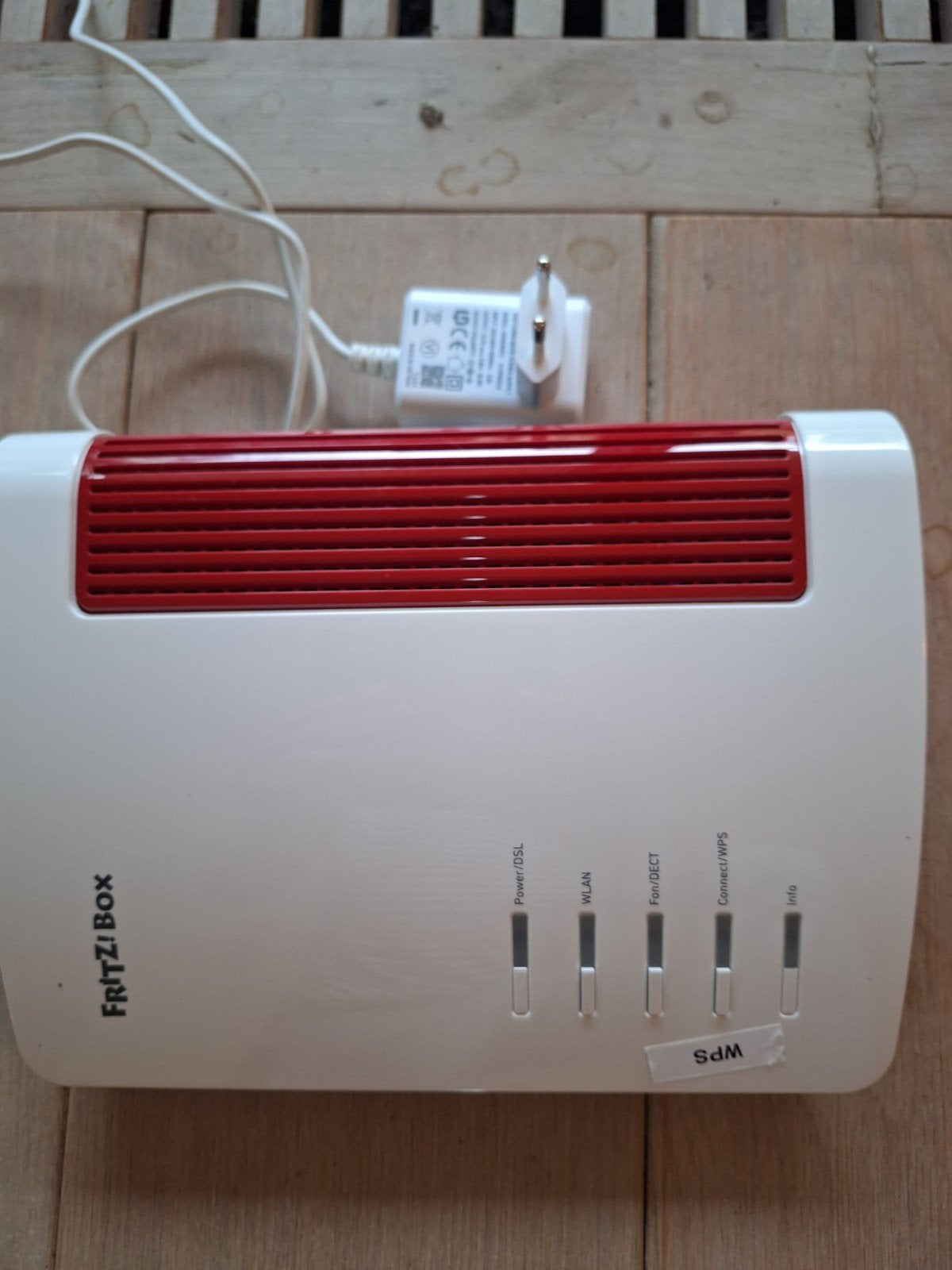 FRITZ!Box 5690  Router - Nieuwstaat, Computers en Software, Routers en Modems, Ophalen of Verzenden, Zo goed als nieuw, Router met modem