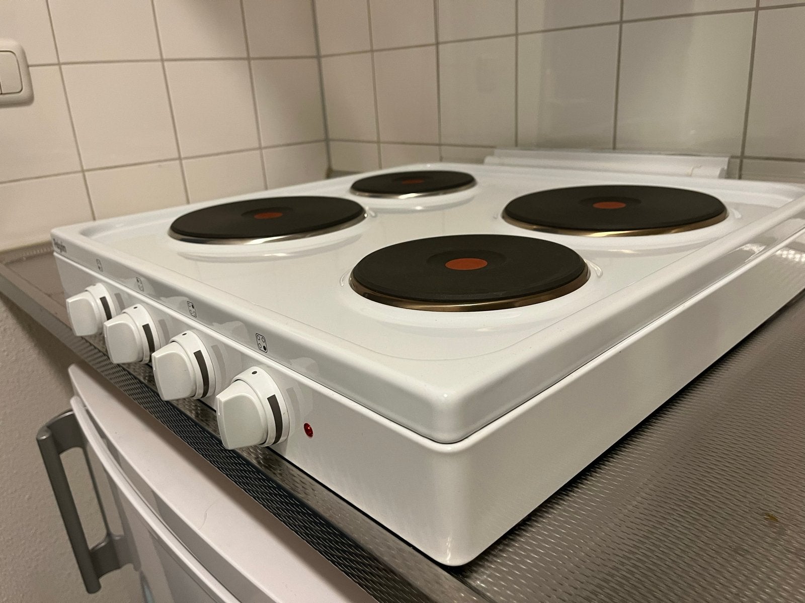 GLOEDNIEUWE Pelgrim PK654WIT elektrische kookplaat TWV €306, Witgoed en Apparatuur, Kookplaten, Ophalen, Nieuw, 4 kookzones, Energieklasse A of zuiniger