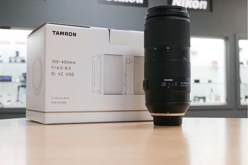 Tamron 100-400mm voor Nikon F (Hoogeveen), Foto-Groep, Luttekepoortstraat 26 3841 AX Harderwijk, Zo goed als nieuw, Webshop@foto-groep.nl