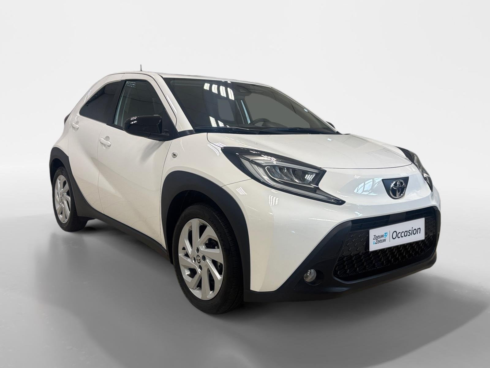 Toyota Aygo X 1.0 FIRST | APPLE CARPLAY | CAMERA | NL-AUTO |, 12 maanden, Stof, Gebruikt, 920 kg