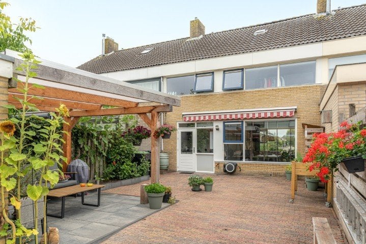 Wie helpt ons aan een fijne eengezinswoning?