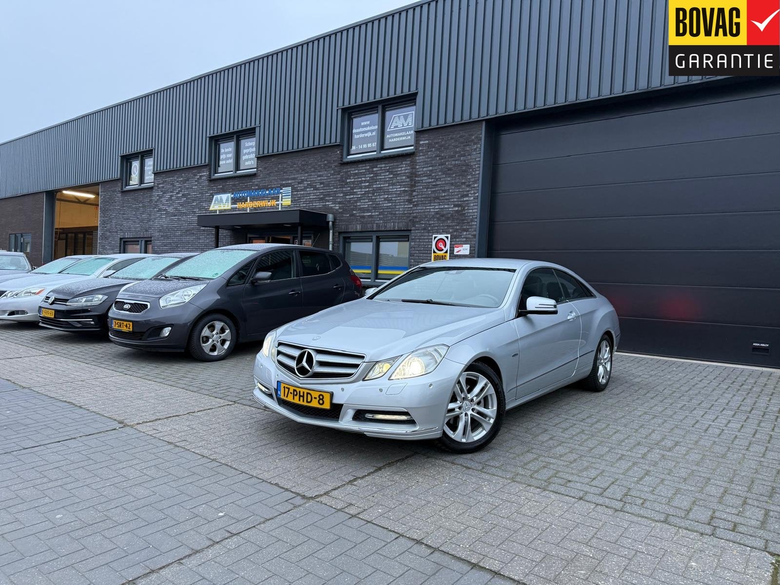 Mercedes-Benz E-Klasse Coupé 200 CGI Avantgarde | 2E EIGENA, Auto's, Achterwielaandrijving, Zwart, 4 cilinders, 4 stoelen