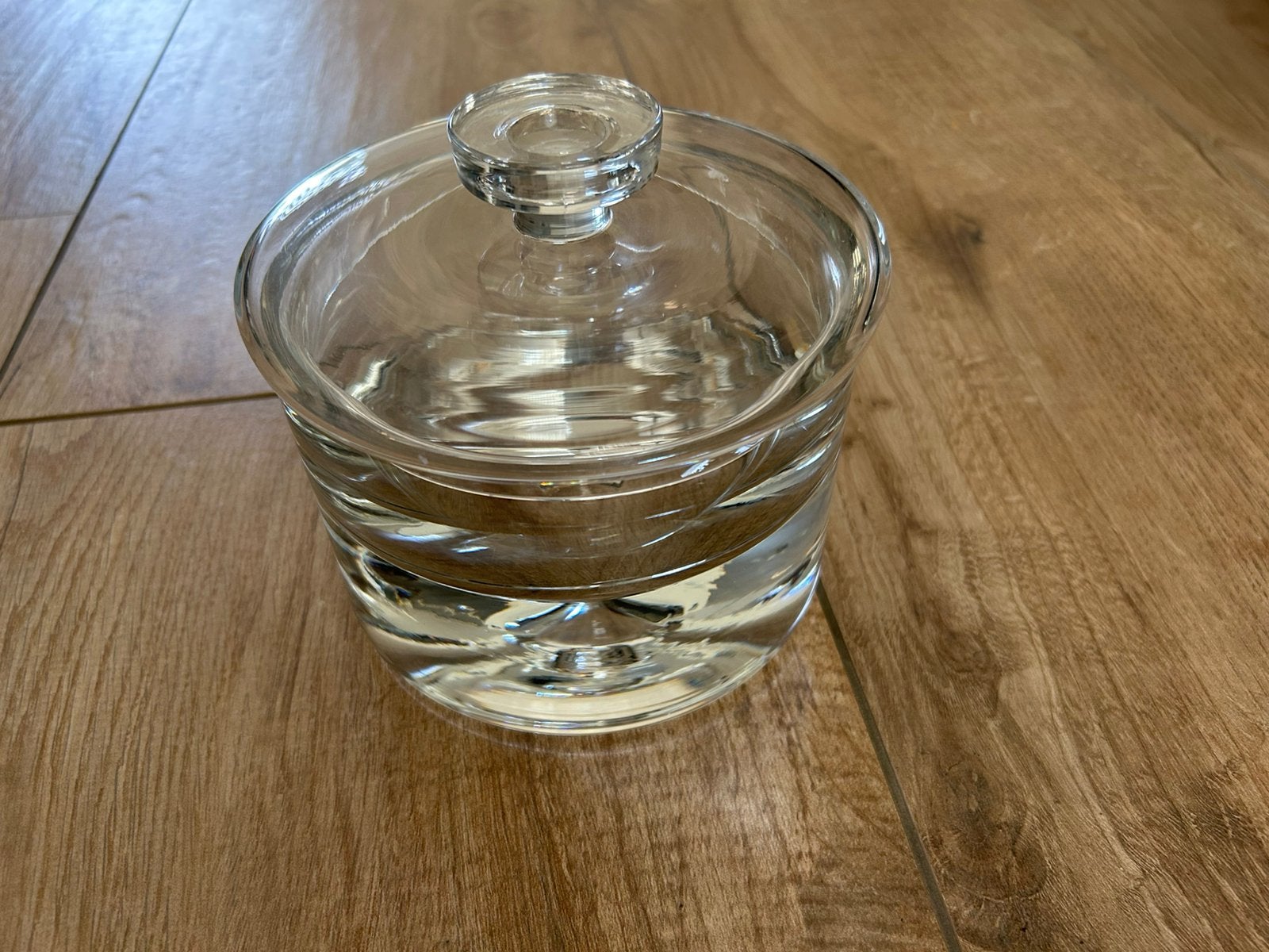 Glazen pot met deksel - Decoratief en functioneel, Gebruikt, 15 cm, Ophalen of Verzenden, Inclusief decoratie