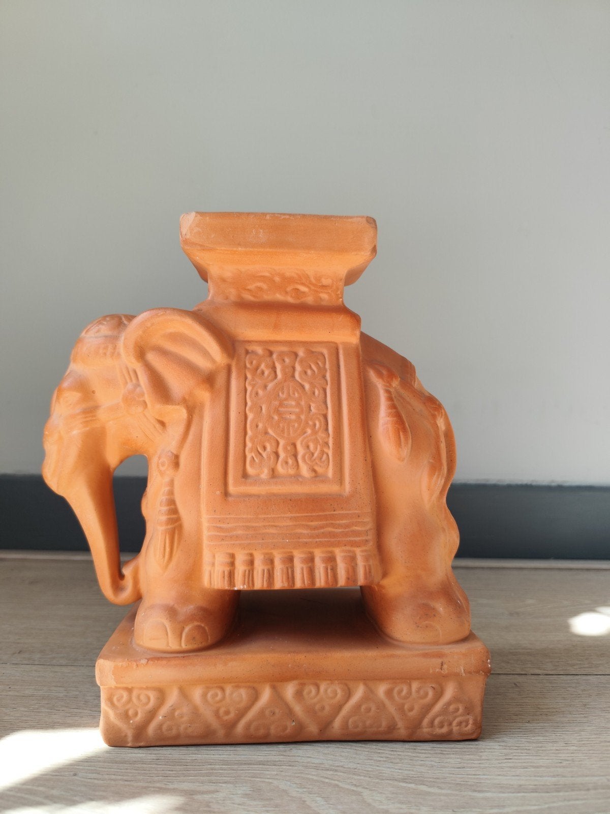 Terracotta olifant plantentafel, Ophalen, Gebruikt, Dier