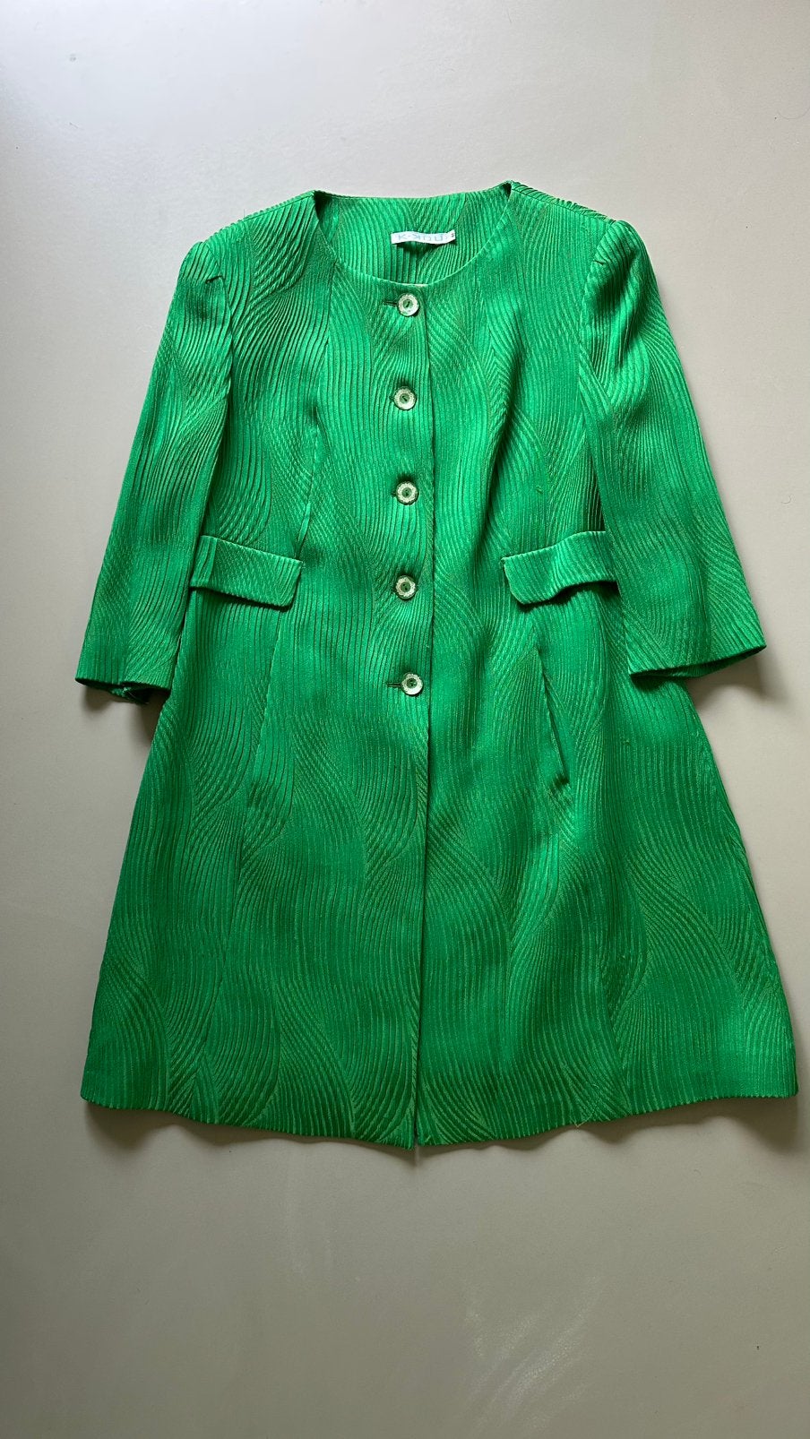 Prachtige groene jas van K-Kou, Ophalen of Verzenden, Nieuw, Maat 42/44 (L), Groen