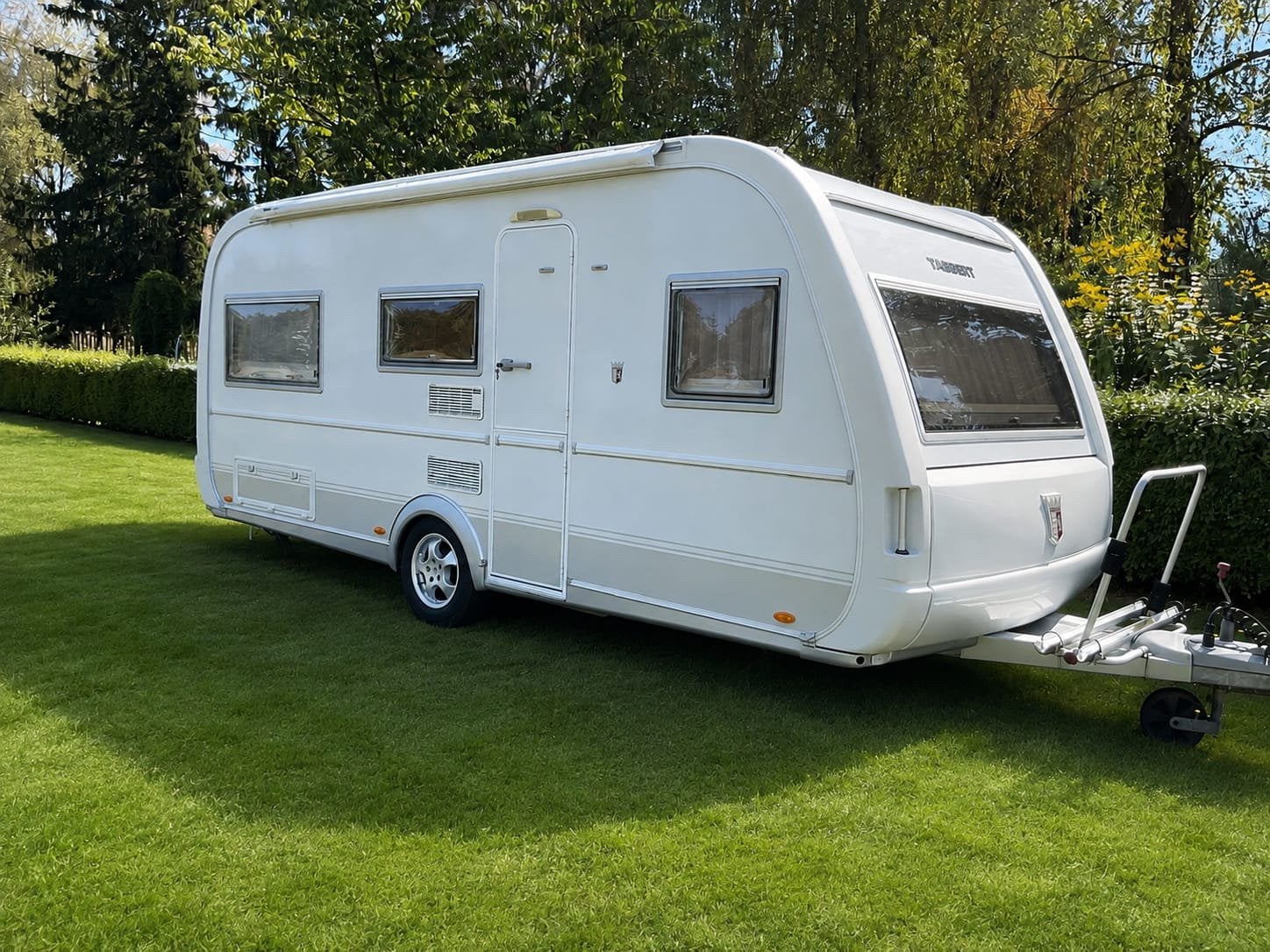 Tabbert Jeunesse 495 - 2004 met airco, luifel en voortent, Caravans en Kamperen, Rondzit, Tabbert, Particulier, 1250 - 1500 kg