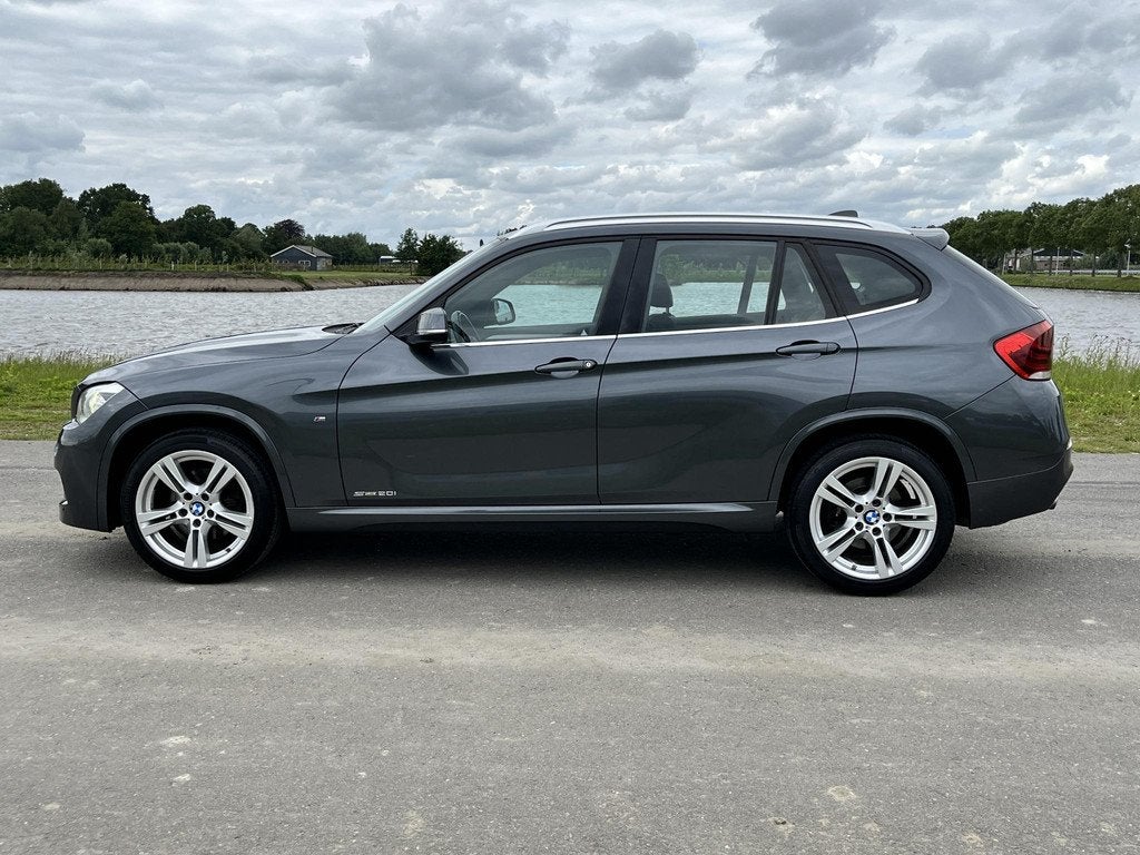 BMW X1 sDrive20i High Executive Clima, cruise, stoelverwarmi, 4 cilinders, 184 pk, Automatische klimaatregeling, SUV of Terreinwagen