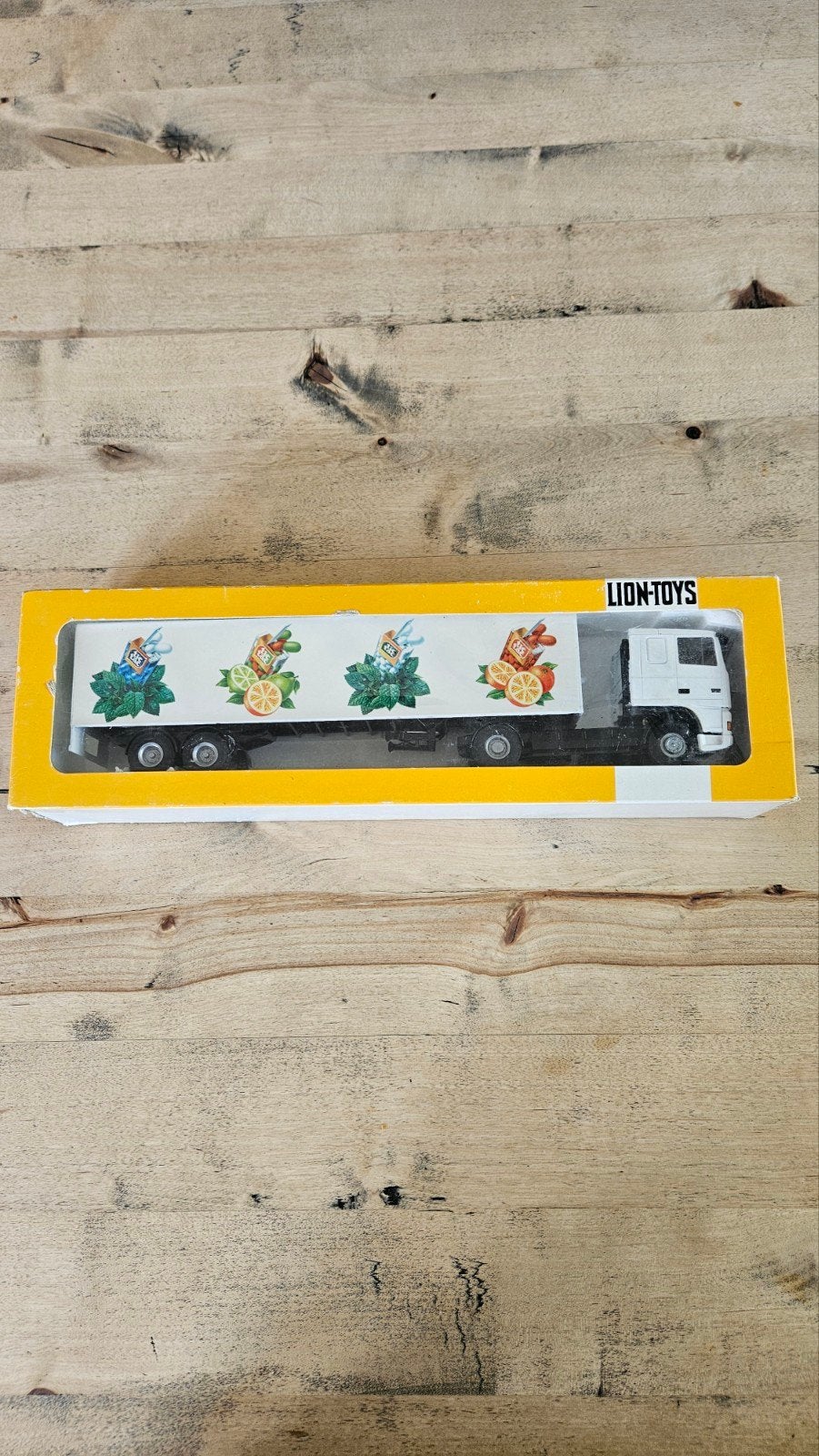 2X Lion Toys DAF trekker met oplegger waarvan 1 in doos., Ophalen of Verzenden, Bus of Vrachtwagen, Lion Toys
